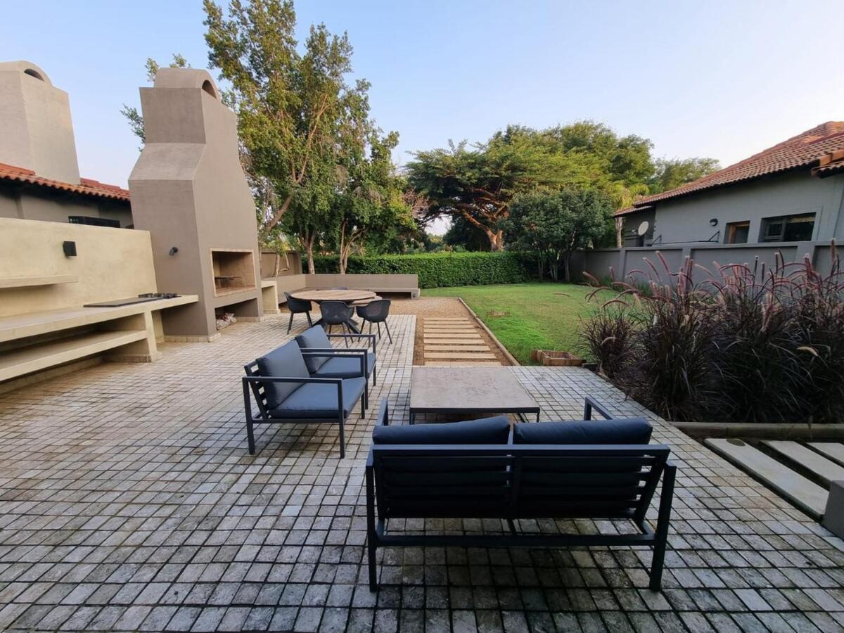 Woodlands Place - Pecanwood Hartbeespoort Exterior photo
